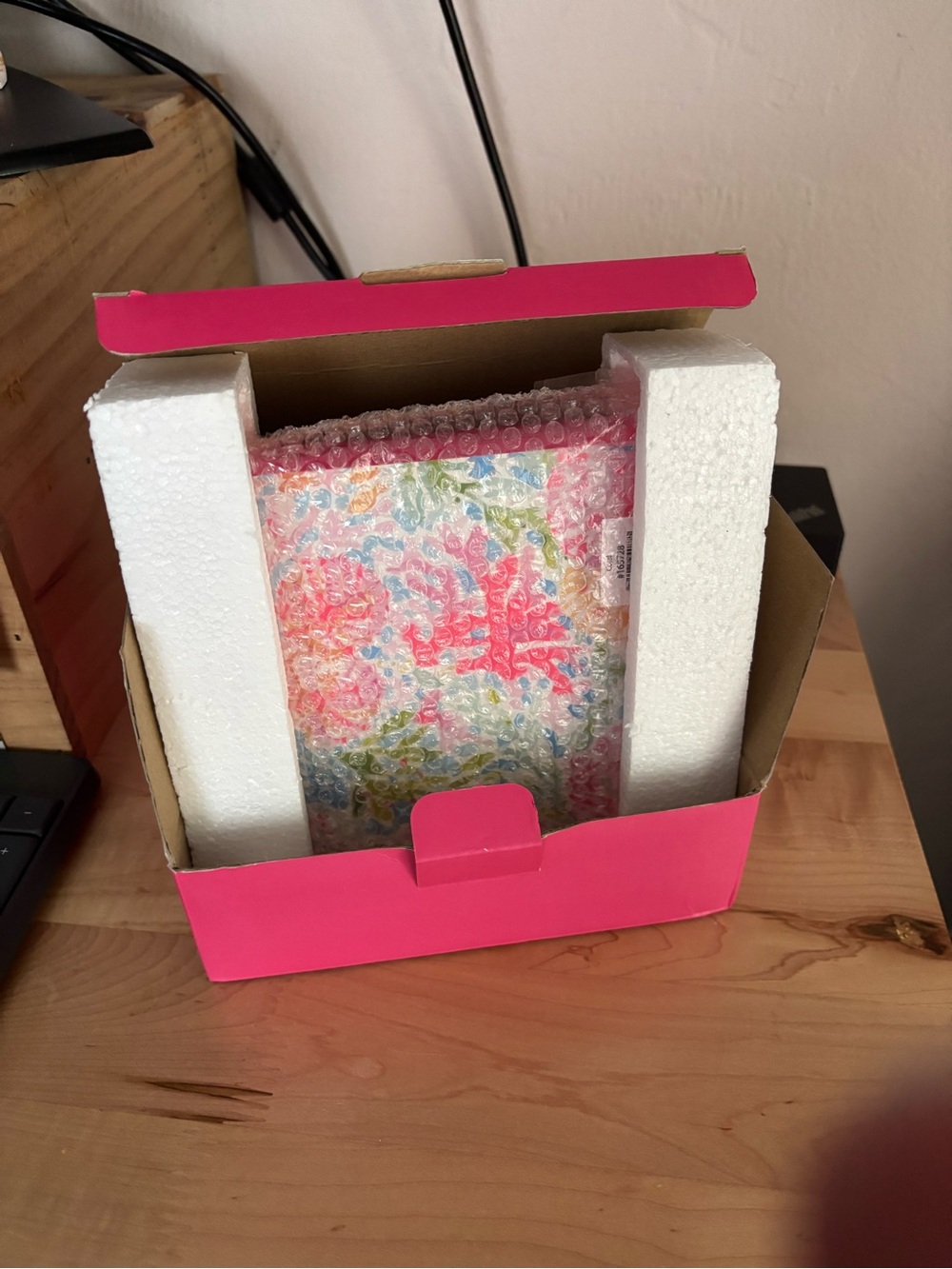 Lilly Pulitzer acrylic frame Floral - Pink Multicolor